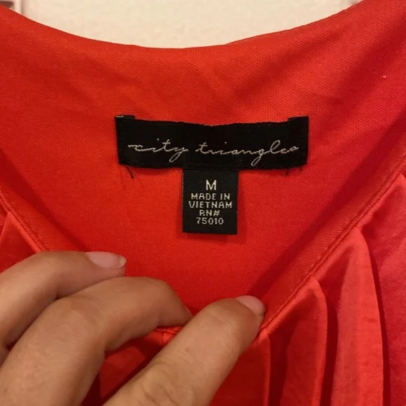 Super Flattering Coral Mini Dress with Black Belt from City Triangles, size M - Picture 5 of 11